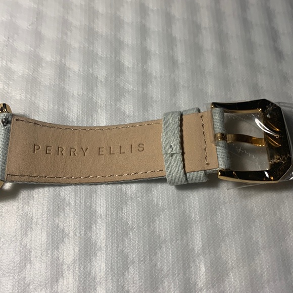 Perry Ellis Men’s Elegant Watch. Gold - Picture 3 of 7
